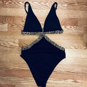 Shade & Shore Black One-Piece Swimsuit with Leopard Trim Cut Out Size Medium